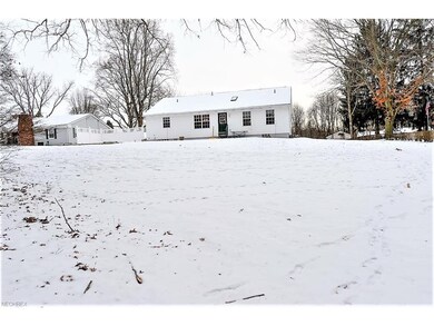 * Flat Private Back Yard Backs Up To Woods ~