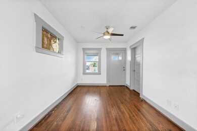 306 E 33rd St, Houston, TX 77018 - photo 5