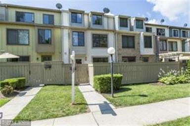 9431 Chadburn Place, Montgomery Village, MD 20886 - photo 2