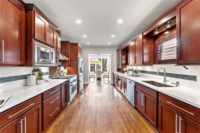 762 E 17th St, Houston, TX 77008 - photo 4