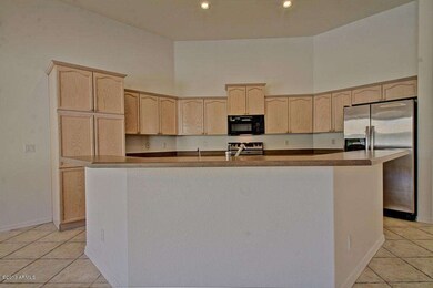 Island Kitchen with Breakfast Bar!