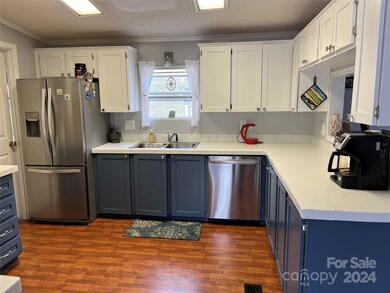 28 Sky Way Ln, Burnsville, NC 28714 - photo 3