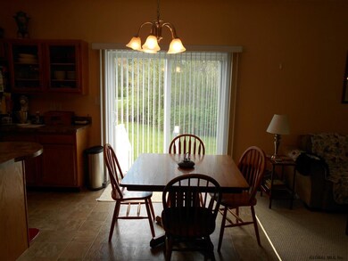 18 Glenview Dr, Schenectady, NY 12302 - photo 4