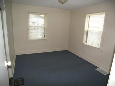 613 E Walnut St, Greentown, IN 46936 - photo 5