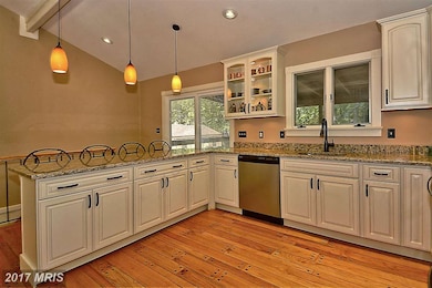 319 Cedar Ln, Annapolis, MD 21403 - photo 3