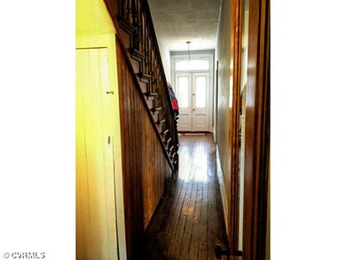 Foyer - Bright and Airy, Heart Pine floors, gracio