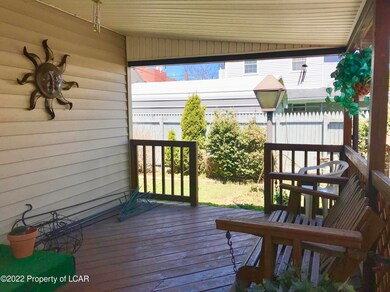 126 E Grant St, McAdoo, PA 18237 - photo 4