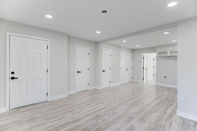 207 Betral St unit B, Houston, TX 77022 - photo 3