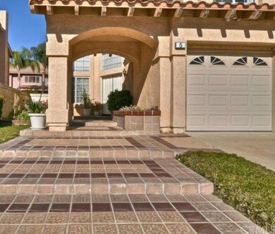 Spacious entrance walkway with designer accents.
