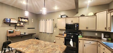 1314 W 3rd St, Crofton, NE 68730 - photo 3