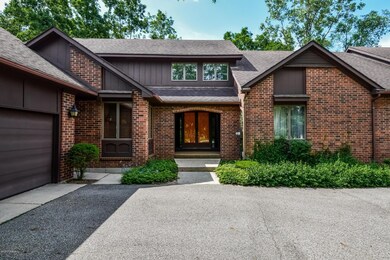 004-Front_Entrance-4384031-medium