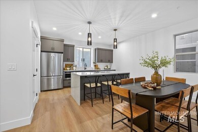 1721 S Rock View Ln, Boise, ID 83705 - photo 4