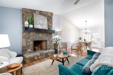 115 Forest Lake Dr, Asheville, NC 28803 - photo 4