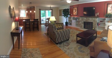 5205 Lindsay St, Fairfax, VA 22032 - photo 2