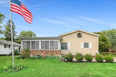 4534 Etna Rd, Columbus, OH 43213 - photo 2