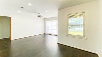 4818 Viking Dr, Houston, TX 77092 - photo 3