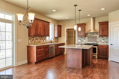 2811 Sweetbriar Dr, Harrisburg, PA 17111 - photo 7