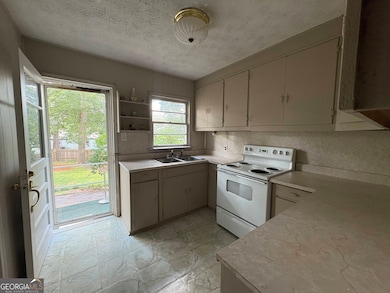 203 Hillside Cir, Griffin, GA 30223 - photo 5