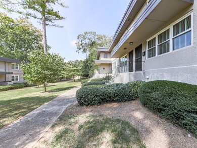 284 Lakemoore Dr NE unit D, Atlanta, GA 30342 - photo 3