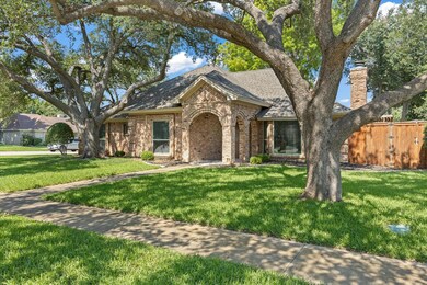 3040 Shenandoah Dr, Bedford, TX 76021 - photo 2
