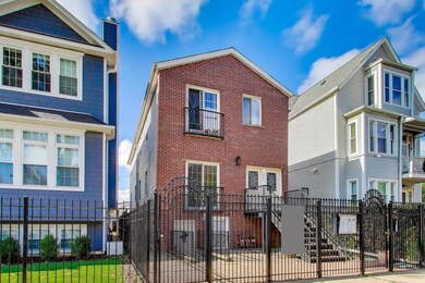 1940 N Ridgeway Ave unit 2, Chicago, IL 60647 - photo 2