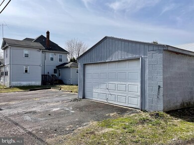 201 W 8th St, Lansdale, PA 19446 - photo 3