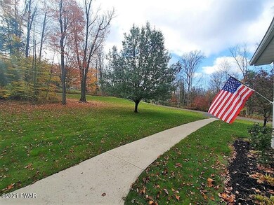 241 Edgefield Rd, Lake Ariel, PA 18436 - photo 7