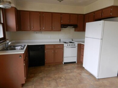 233 12th St, Plainwell, MI 49080 - photo 3