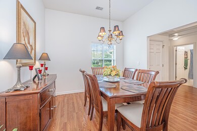 1493EndicottWay006