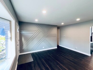 3617 Coventry Ct, Hazel Crest, IL 60429 - photo 2