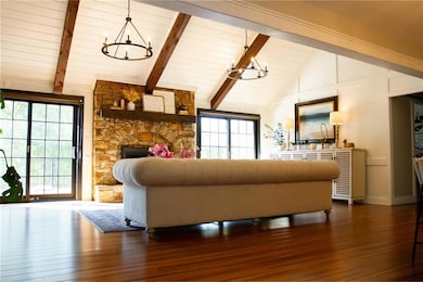 410 Appaloosa Dr, Raymore, MO 64083 - photo 2