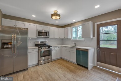 24 Dresden Ct, Sicklerville, NJ 08081 - photo 7