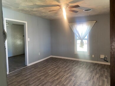 300 S Harrison St, Hugoton, KS 67951 - photo 3