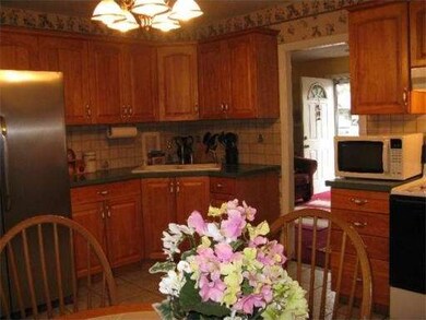 59 Laurie Ln, Lowell, MA 01854 - photo 6