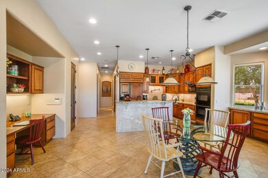 726 E Shawna-19