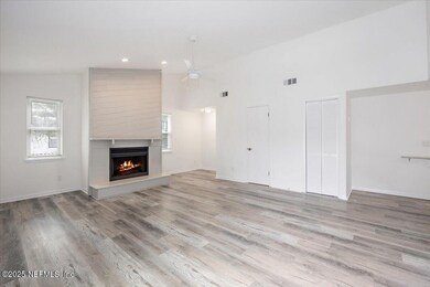 07-Family Room