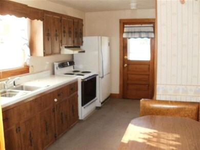 206 High St, Nichols, IA 52766 - photo 2