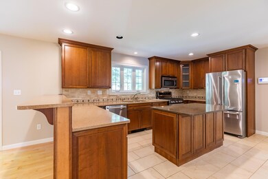 331 Lafayette St, Yarmouth, ME 04096 - photo 5