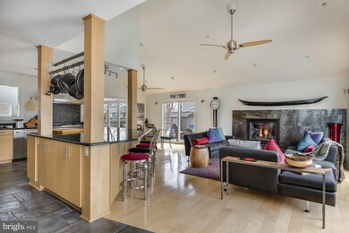 921 Creek Dr, Annapolis, MD 21403 - photo 4