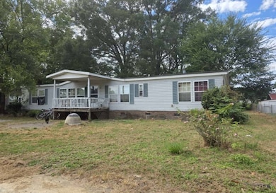 404 Milford St, Mount Olive, NC 28365 - photo 2