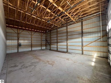 6819 S M-37 unit 32, Kingsley, MI 49649 - photo 5