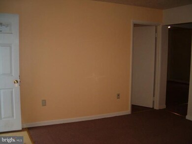 448 S Washington St unit 3, Berkeley Springs, WV 25411 - photo 3