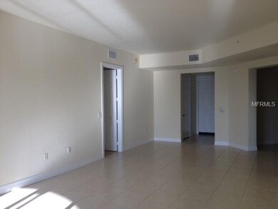 Main entrance / living room