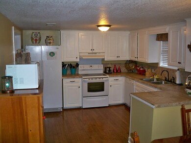 43 Clark Dirt Pit Rd, Laurel, MS 39443 - photo 2