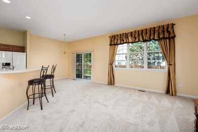 16400 Crescent Lake Dr, Crest Hill, IL 60403 - photo 4