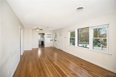 Lots of natural sunlight.