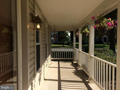 12750 Flat Meadow Ln, Herndon, VA 20171 - photo 3