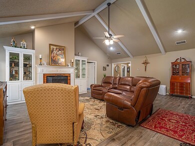 305 Amberwood Cir, Tyler, TX 75701 - photo 6