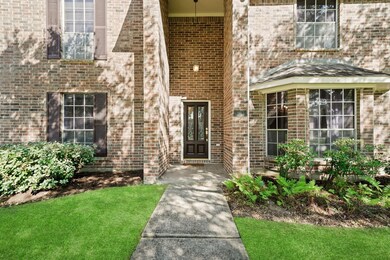 401 Regency Ct, Friendswood, TX 77546 - photo 2