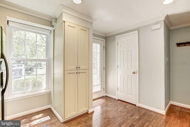 1646 Fieldthorn Dr, Reston, VA 20194 - photo 6